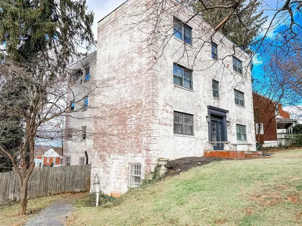 $1,289,000 | 625 Alleghany Avenue, Staunton, VA 24401