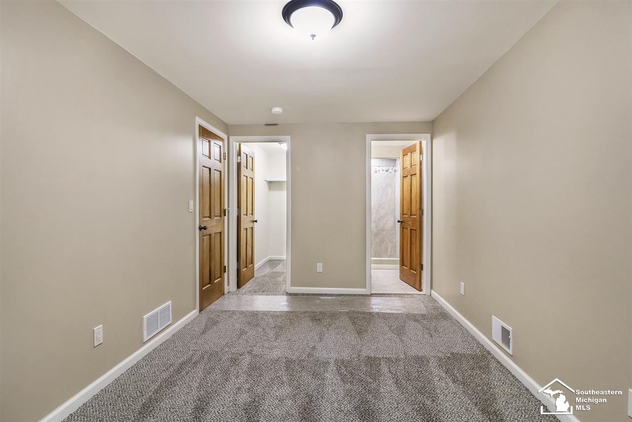 22699 Merriman Road New Boston, MI 48164 - Photo 20 of 40