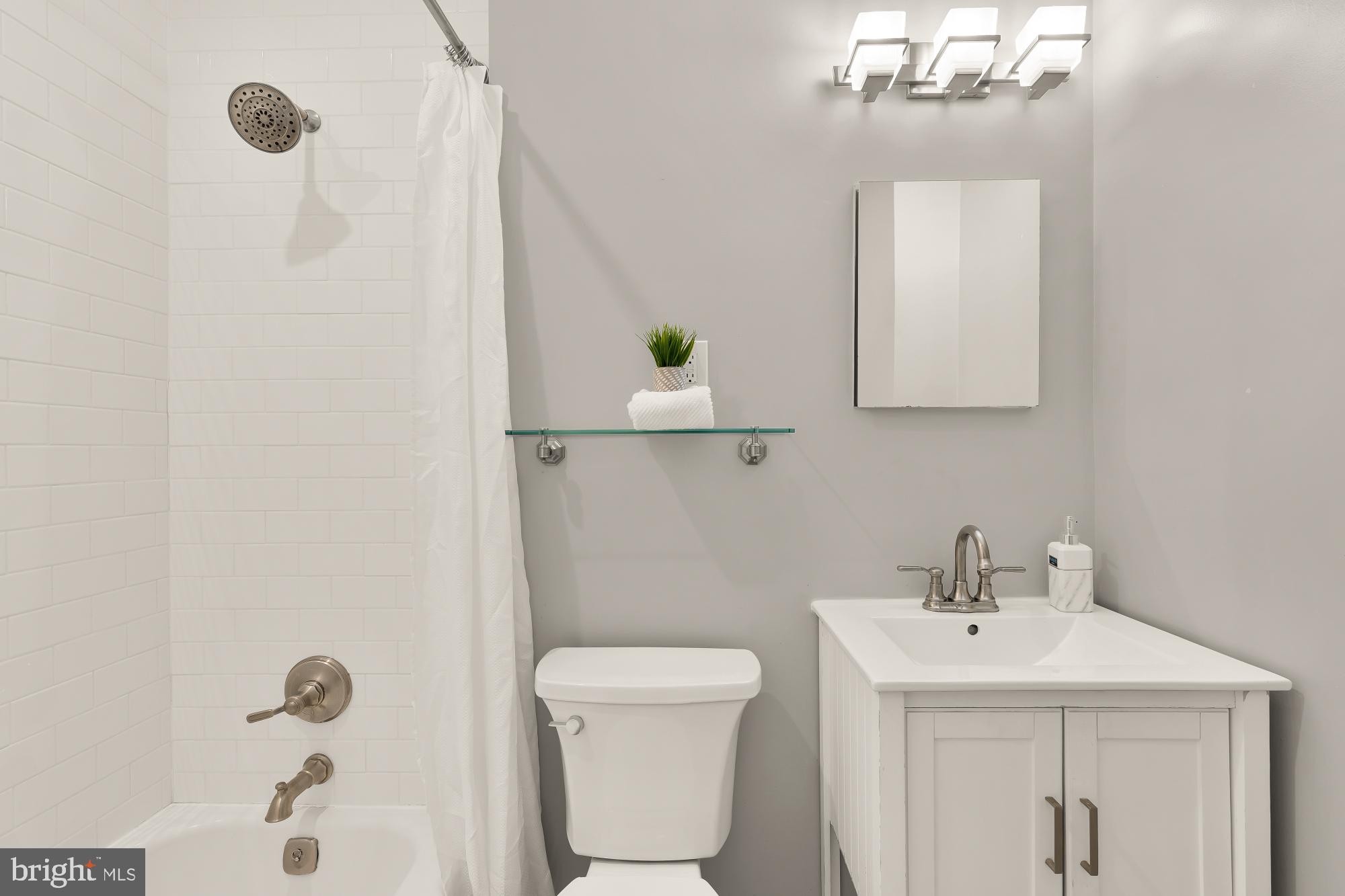 1561 33rd Street Northwest Washington, DC 20007 - Photo 13 of 34