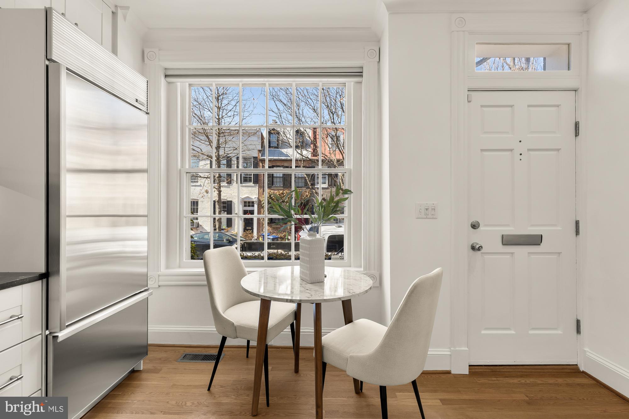 1561 33rd Street Northwest Washington, DC 20007 - Photo 4 of 34