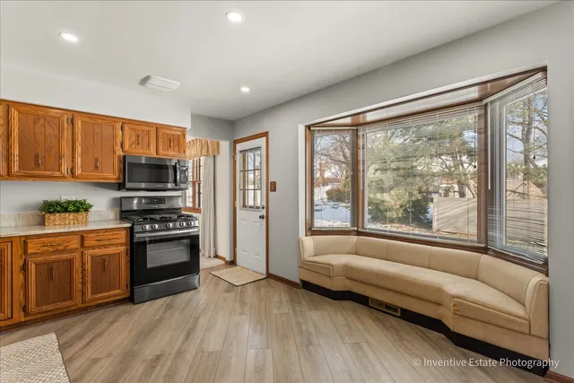 $525,000 | 8209 Middlebury Avenue, Woodridge, IL 60517