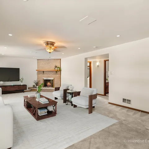 $525,000 | 8209 Middlebury Avenue, Woodridge, IL 60517