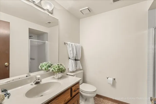 $525,000 | 8209 Middlebury Avenue, Woodridge, IL 60517