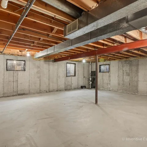 $525,000 | 8209 Middlebury Avenue, Woodridge, IL 60517