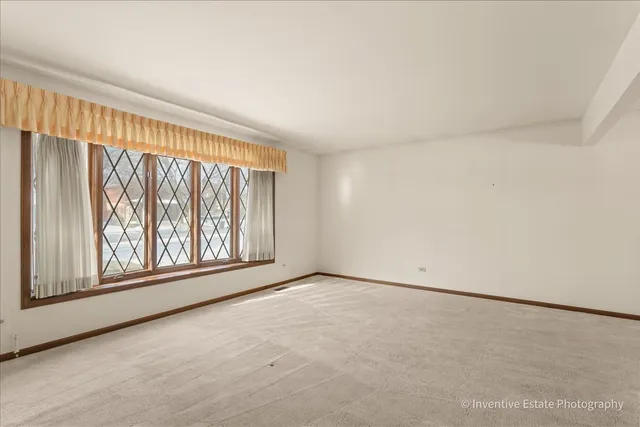 $525,000 | 8209 Middlebury Avenue, Woodridge, IL 60517