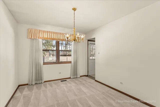 $525,000 | 8209 Middlebury Avenue, Woodridge, IL 60517