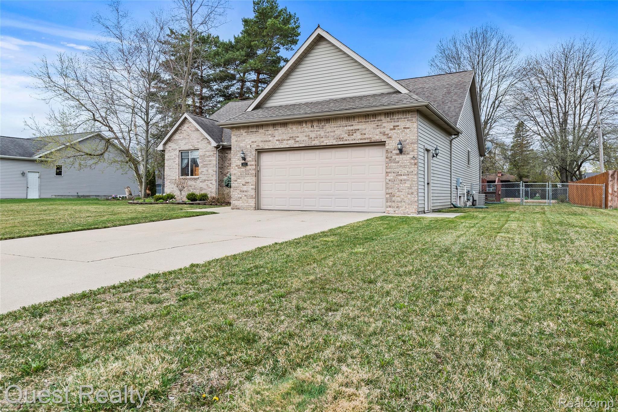 62 Rella Rae Avenue Marysville, MI 48040 - Photo 2 of 45 no maintenance brick and vinyl exterior