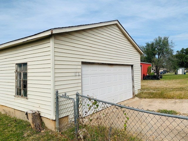 24 Central Avenue Tryon, OK 74875 - Photo 22 of 23 Gallery Image 22