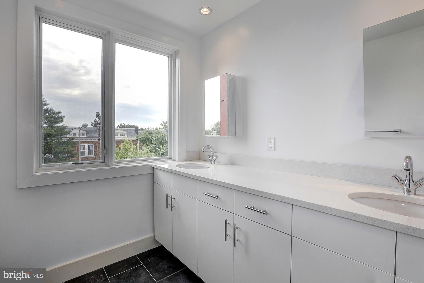 715 Kenyon Street Northwest, Unit 3 Washington, DC 20010 - Photo 5 of 11 Bath