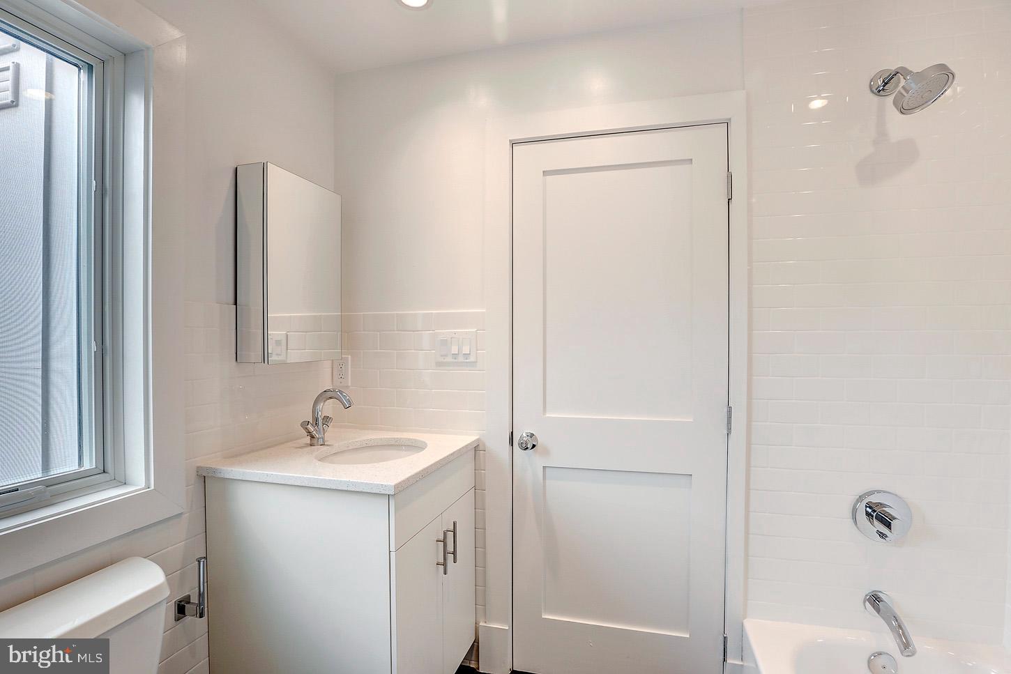 715 Kenyon Street Northwest, Unit 3 Washington, DC 20010 - Photo 9 of 11