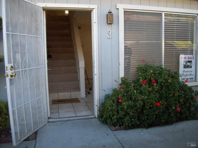 $399,000 | 805 South Street, Unit 3, Hollister, CA 95023