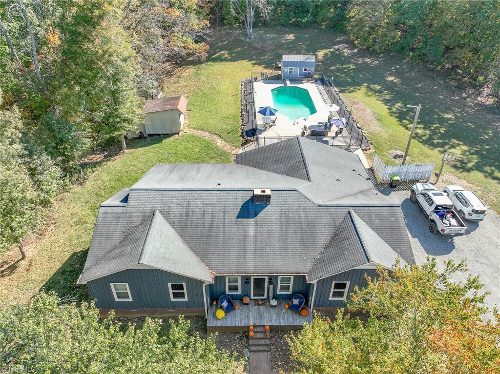 2095 Rhodes Road Lexington, NC 27292 - Photo 4 of 42 Gallery Image 4