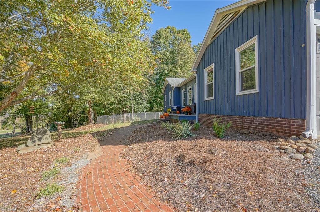 2095 Rhodes Road Lexington, NC 27292 - Photo 8 of 42 Gallery Image 8