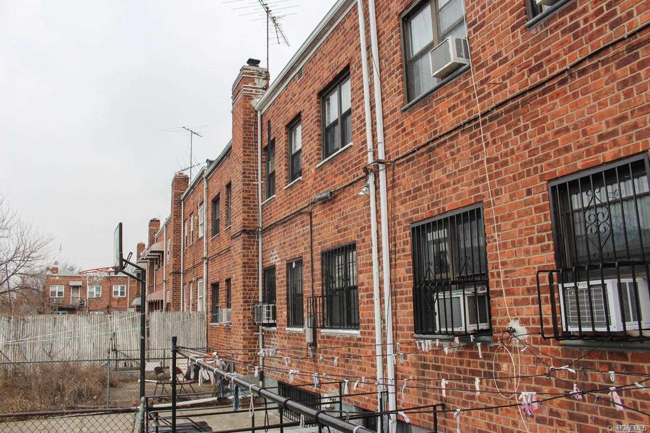 75-30 86th Road Queens, NY 11421 - Photo 10 of 17