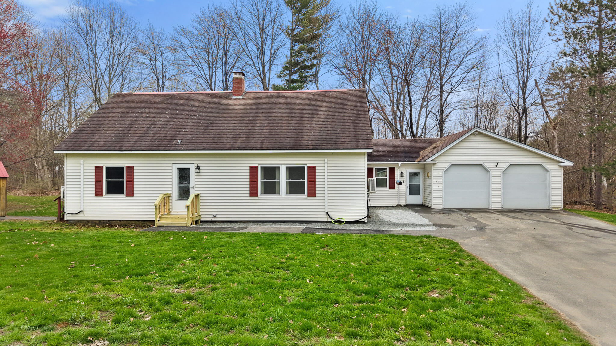21 Goodwin Street Newport, ME 04953 - Photo 1 of 50 dji_fly_20260429_161948_0091_17774943283