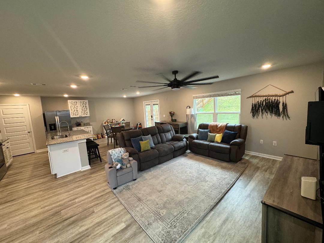 118 Brendas Way Crestview, FL 32536 - Photo 16 of 32 Living room