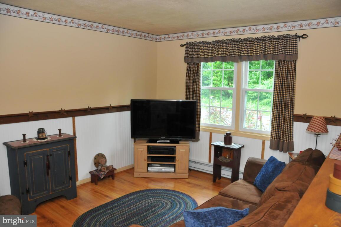 2236 Shumaker Road Manheim, PA 17545 - Photo 11 of 34