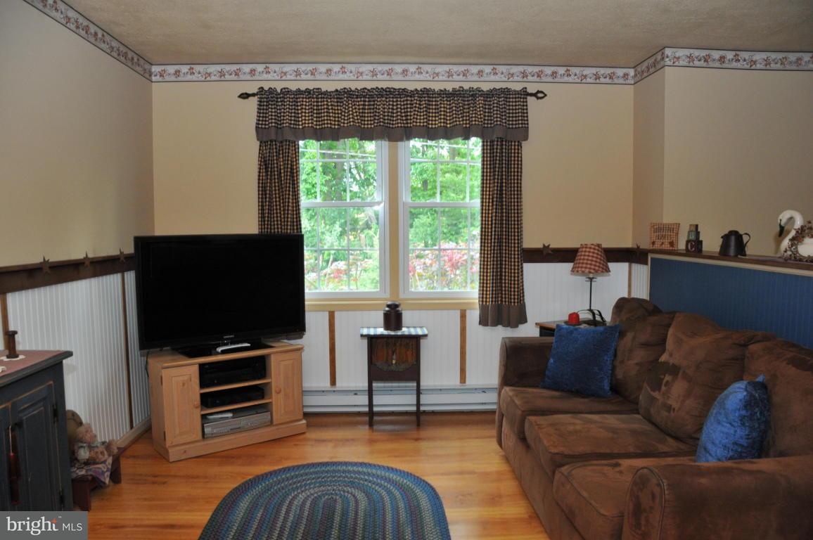 2236 Shumaker Road Manheim, PA 17545 - Photo 12 of 34