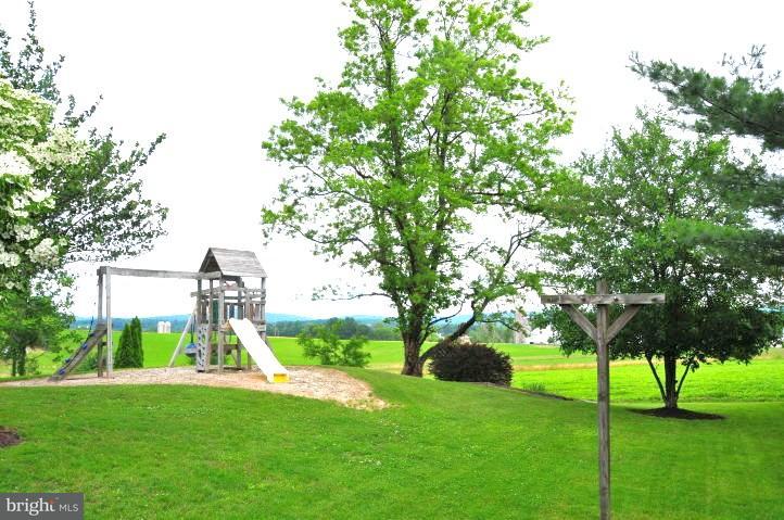 2236 Shumaker Road Manheim, PA 17545 - Photo 29 of 34