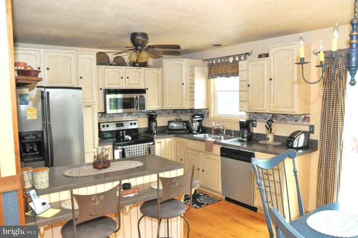 2236 Shumaker Road Manheim, PA 17545 - Photo 7 of 34