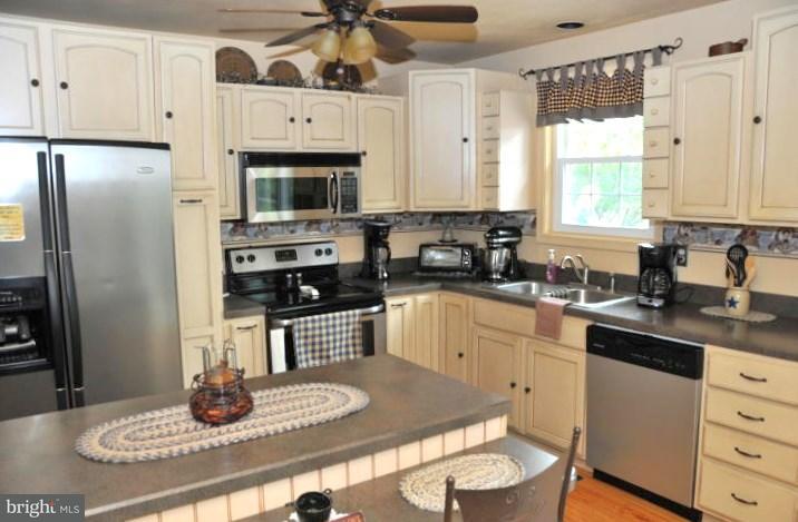 2236 Shumaker Road Manheim, PA 17545 - Photo 8 of 34