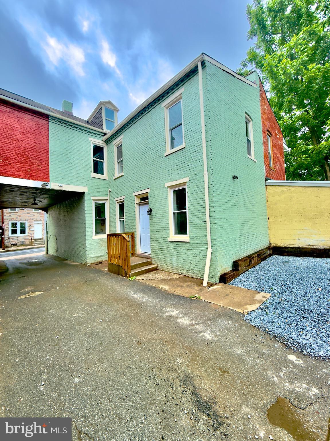 321 Beaver Street Lancaster, PA 17603 - Photo 4 of 26