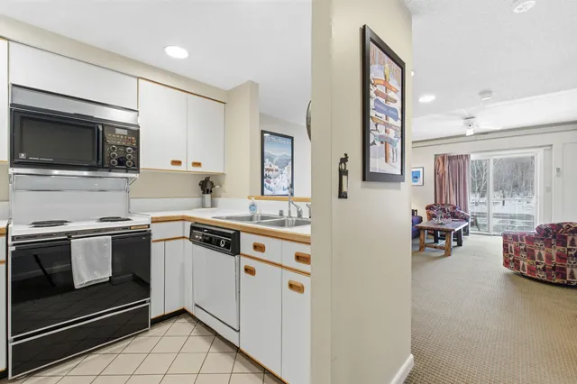 $300,000 | 48 Cooper Memorial Drive, Unit 213/213A, Lincoln, NH 03251