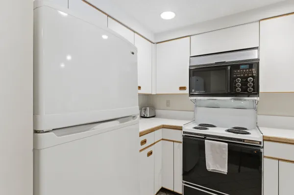 $300,000 | 48 Cooper Memorial Drive, Unit 213/213A, Lincoln, NH 03251