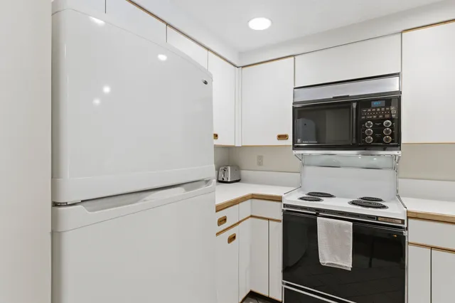 $300,000 | 48 Cooper Memorial Drive, Unit 213/213A, Lincoln, NH 03251