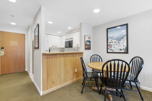 $300,000 | 48 Cooper Memorial Drive, Unit 213/213A, Lincoln, NH 03251