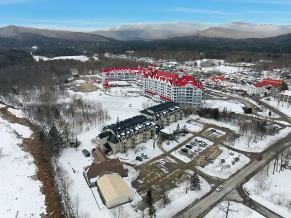 $300,000 | 48 Cooper Memorial Drive, Unit 213/213A, Lincoln, NH 03251