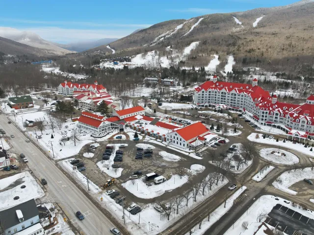 $300,000 | 48 Cooper Memorial Drive, Unit 213/213A, Lincoln, NH 03251