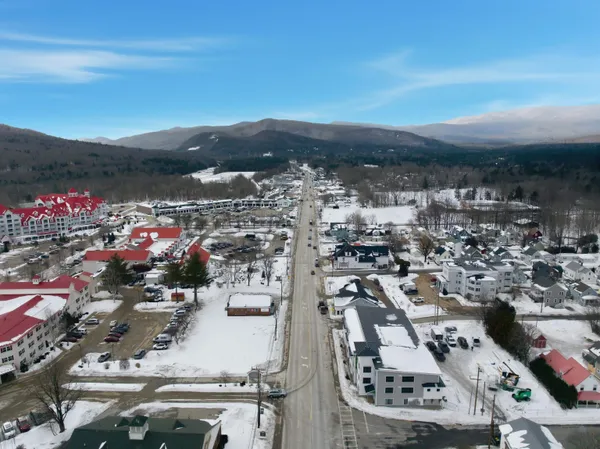 $300,000 | 48 Cooper Memorial Drive, Unit 213/213A, Lincoln, NH 03251