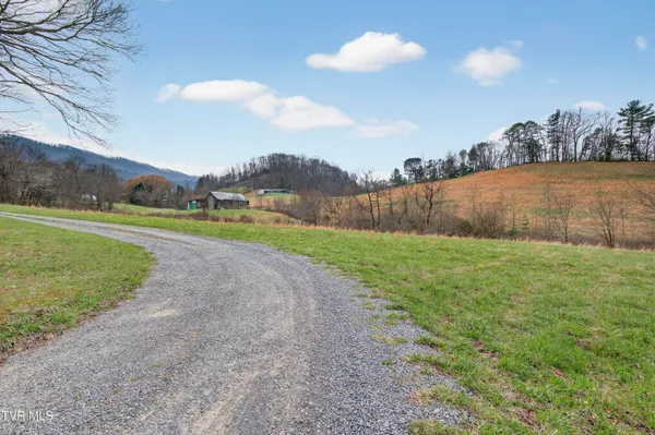 $411,000 | 329 Mill Creek Road, Chilhowie, VA 24319