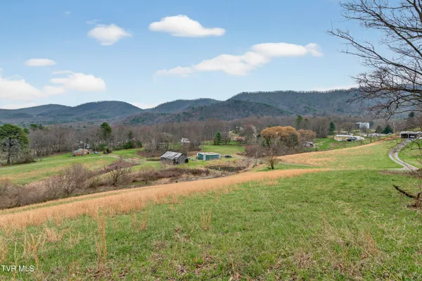 $411,000 | 329 Mill Creek Road, Chilhowie, VA 24319