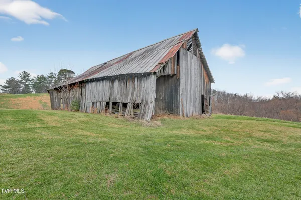 $411,000 | 329 Mill Creek Road, Chilhowie, VA 24319