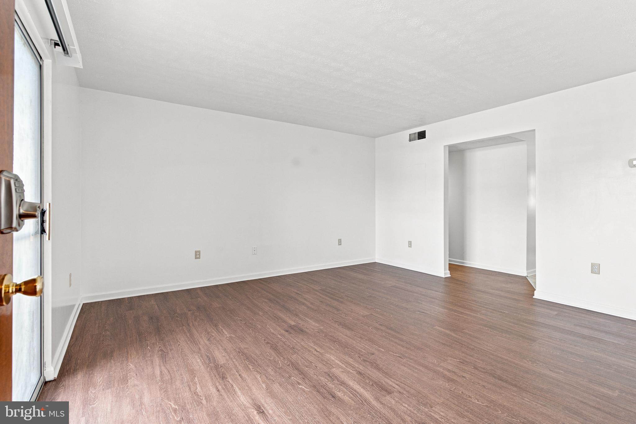 820 Locust Street, Unit 3 Stephens City, VA 22655 - Photo 6 of 19