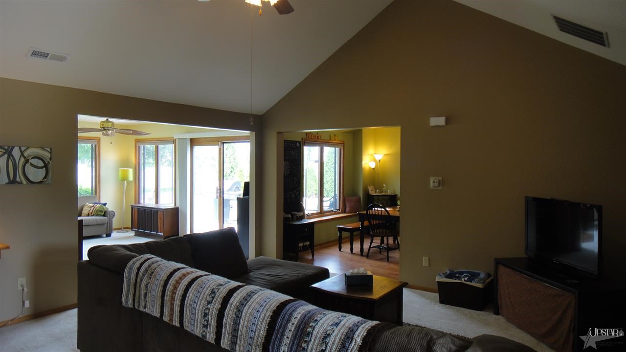 1009 Cross Pointe Decatur, IN 46733 - Photo 4 of 25