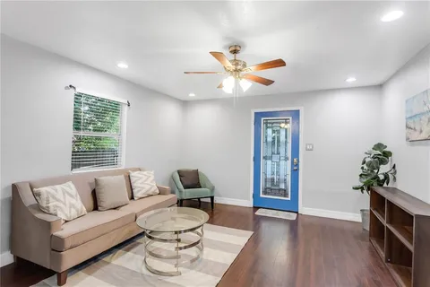 $299,900 | 2916 West Crest Avenue, Tampa, FL 33614