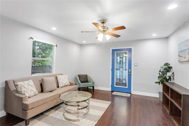 $299,900 | 2916 West Crest Avenue, Tampa, FL 33614