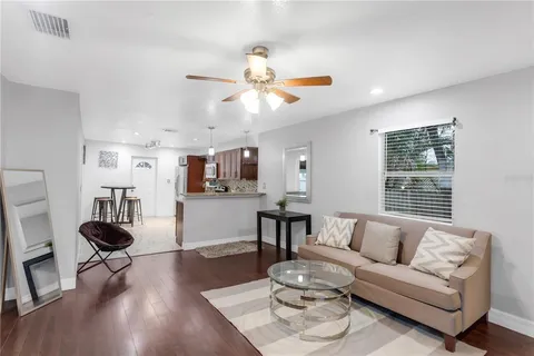 $299,900 | 2916 West Crest Avenue, Tampa, FL 33614