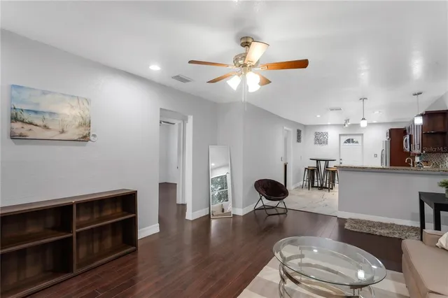 $299,900 | 2916 West Crest Avenue, Tampa, FL 33614