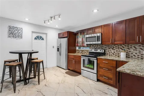 $299,900 | 2916 West Crest Avenue, Tampa, FL 33614