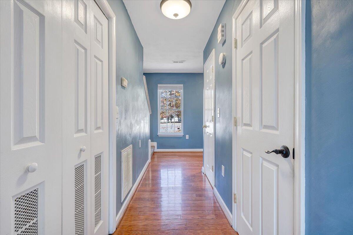 6717 Albert Road Roanoke, VA 24019 - Photo 19 of 48 a view of a hallway