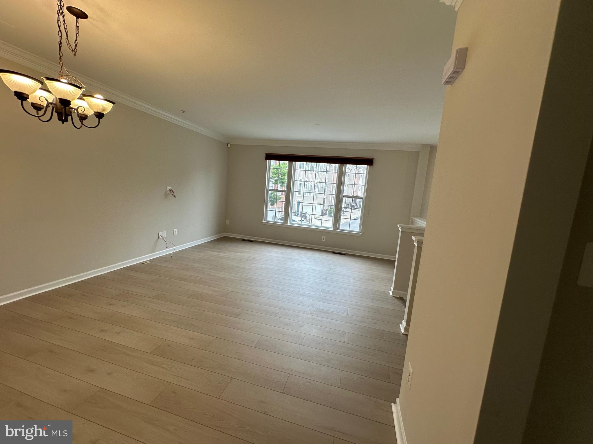 7076 Water Oak Road, Unit 196 Elkridge, MD 21075 - Photo 2 of 31 Family Room