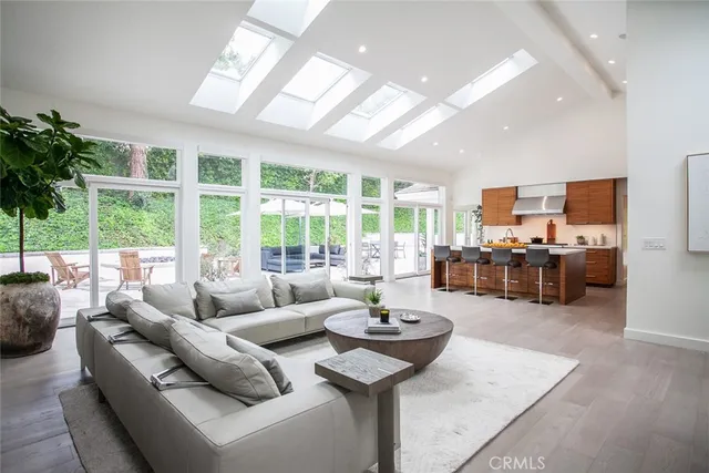 $7,495,000 | 11 Greenbriar Lane, Newport Beach, CA 92660