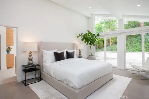 $7,495,000 | 11 Greenbriar Lane, Newport Beach, CA 92660