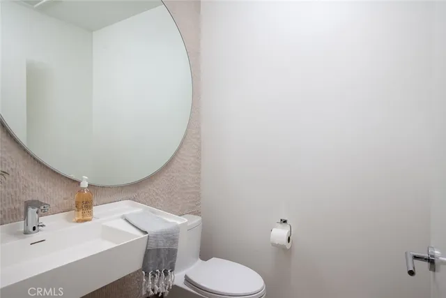 $7,495,000 | 11 Greenbriar Lane, Newport Beach, CA 92660