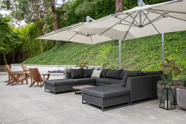 $6,888,000 | 11 Greenbriar Lane, Newport Beach, CA 92660