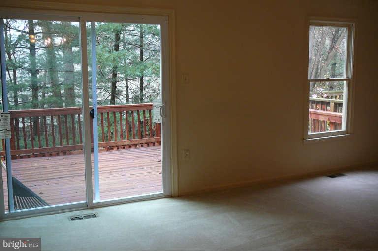 7315 Stream Way Springfield, VA 22152 - Photo 8 of 23 Living Room
